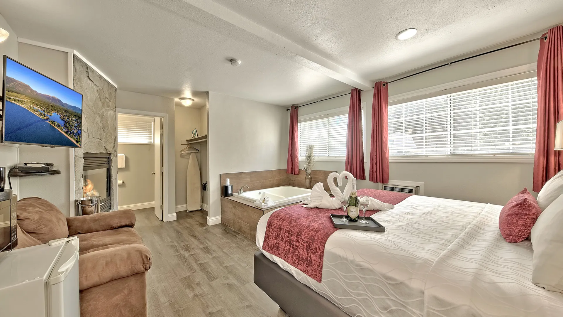 Lake Tahoe Hotels With Jacuzzi in Room