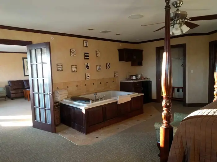 Irish Cottage Inn & Suites
