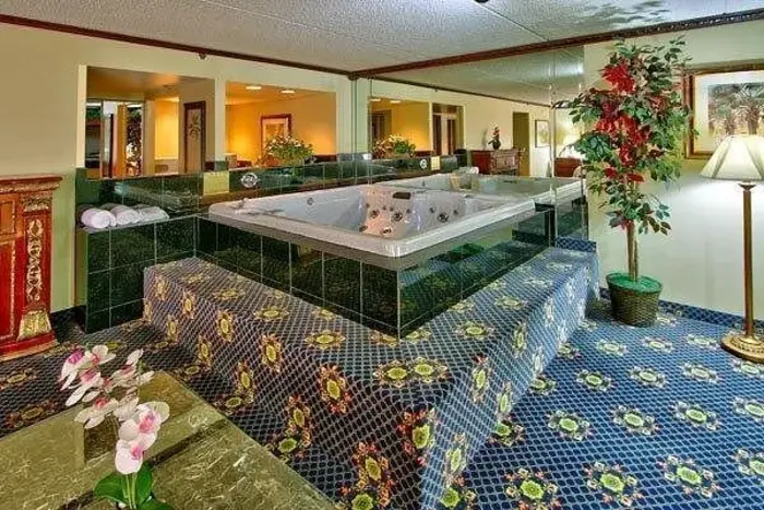 MCM Elegante Hotel - Odessa