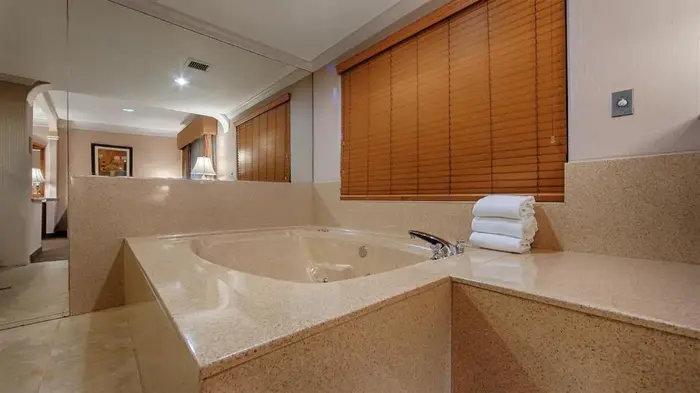 Best Western Plus Suites Hotel Los Angeles LAX