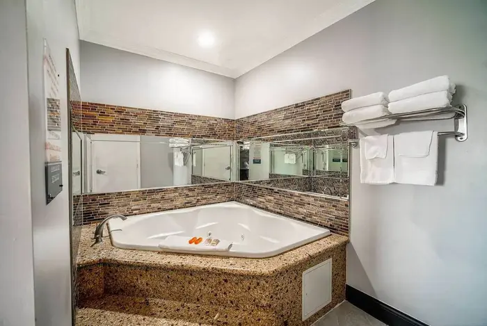 Travelodge Inn & Suites by Wyndham Bell Los