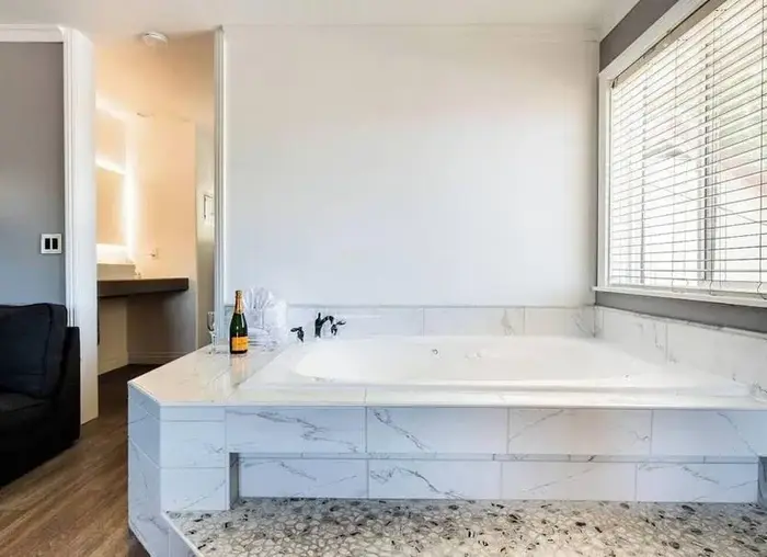 Big Bear Spa Suites