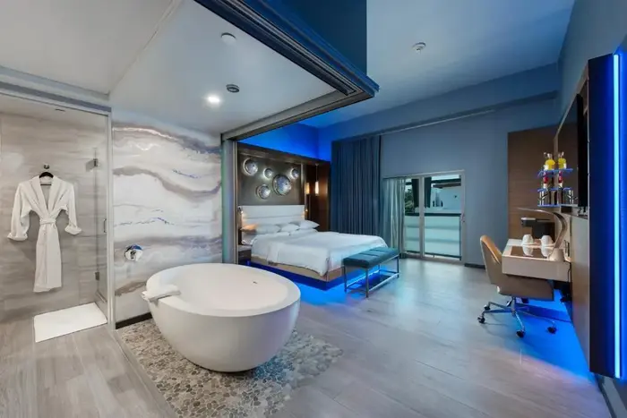 Shade Hotel