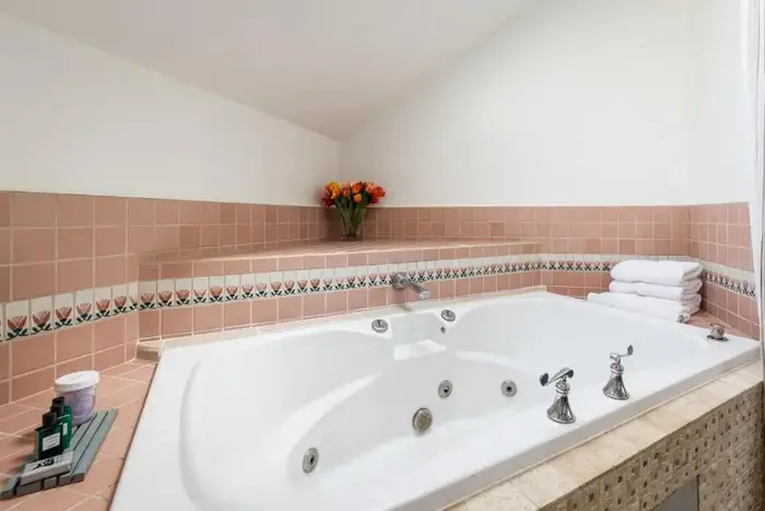 Nantucket Whale Inn