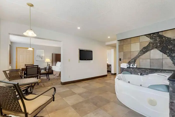 Best Western Plus Longbranch Hotel