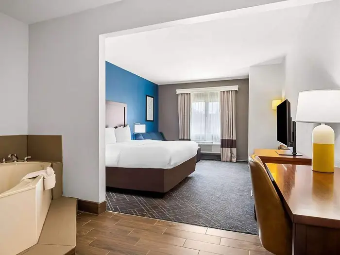 Comfort Suites Lindale - Tyler North