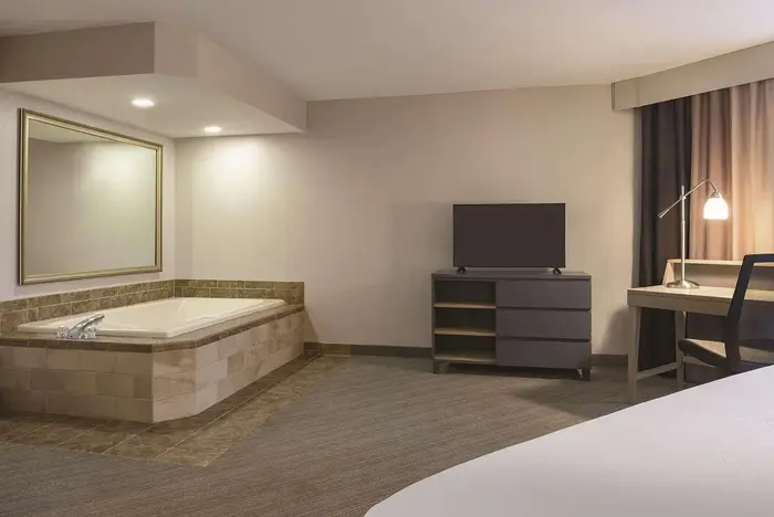 Country Inn & Suites by Radisson, Germantown, WI