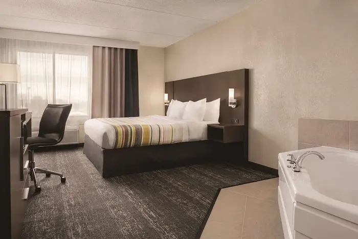 Country Inn & Suites by Radisson, Mt. Pleasant-Racine West, WI