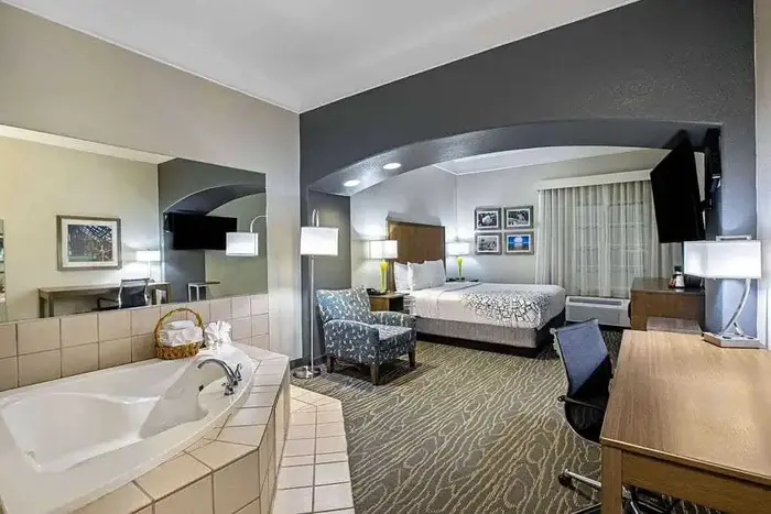 La Quinta Inn & Suites By Wyndham