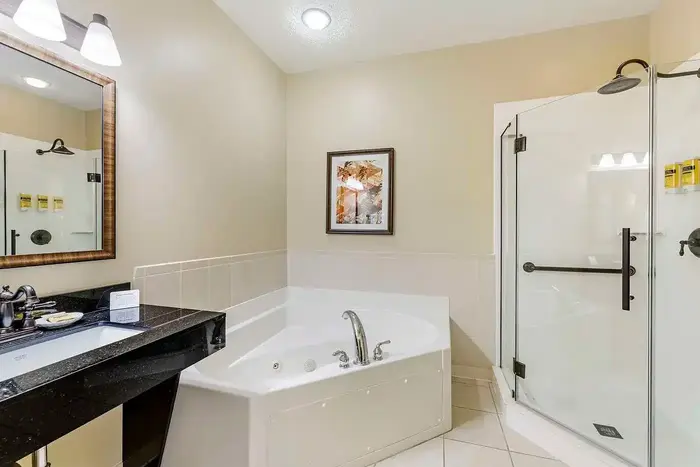 Best Western Plus Dutch Haus Inn & Suites