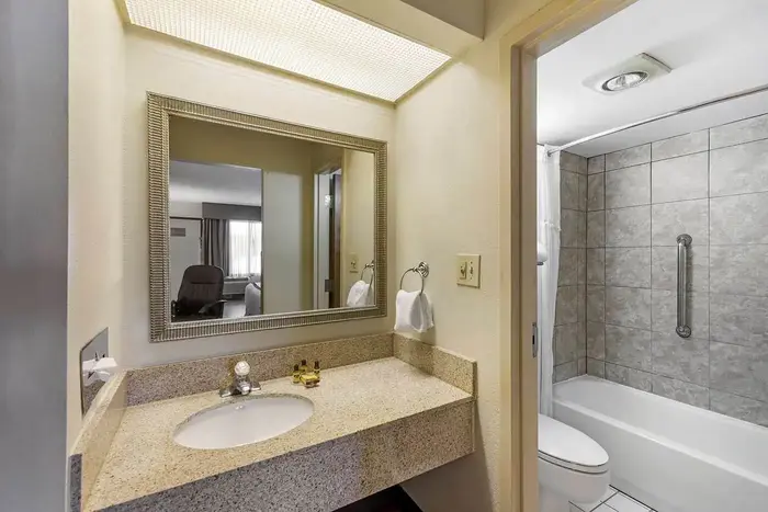 Best Western Plus Madison Huntsville Hotel