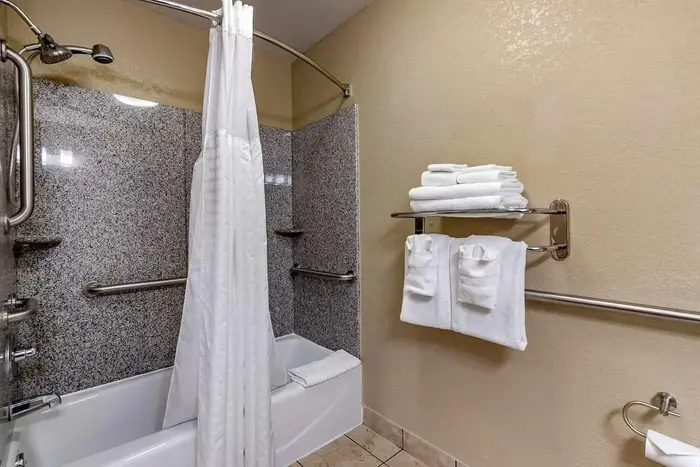 Comfort Suites