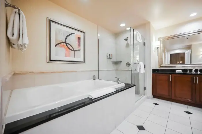 StripViewSuites at Signature