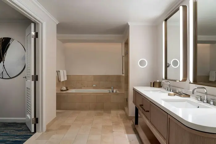 The Ritz-Carlton Dallas, Las Colinas