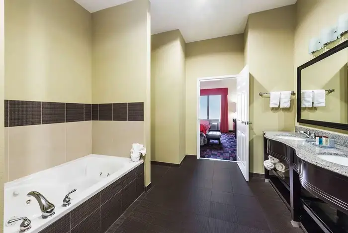 Wingate by Wyndham Lake Charles Area