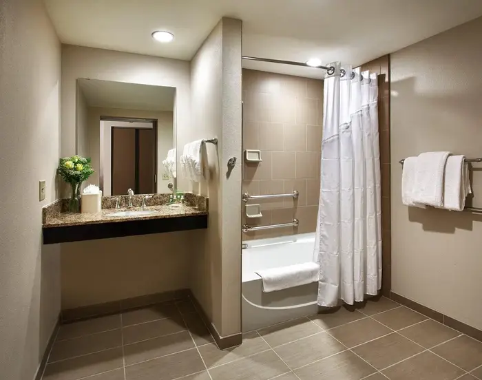 Holiday Inn & Suites Phoenix Airport North
