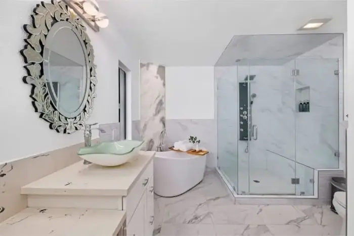 Central Location, Spectacular Views, Pool