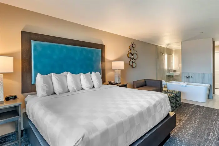 Lincoln Sands Oceanfront Resort, Ascend Hotel