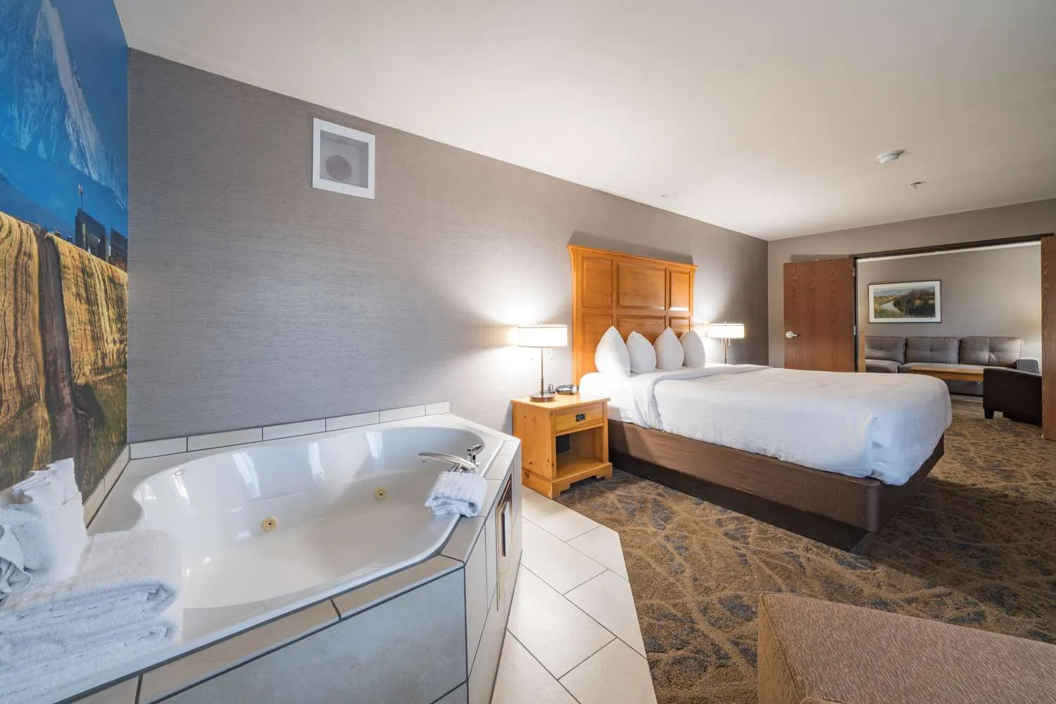 Montana Hotels With Jacuzzi in Rooms