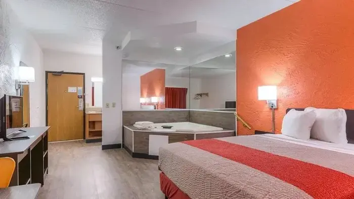 Motel 6 Bridgeview