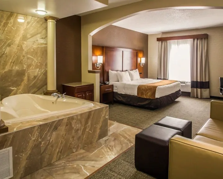 New Jersey Hotels with Jacuzzi in Rooms