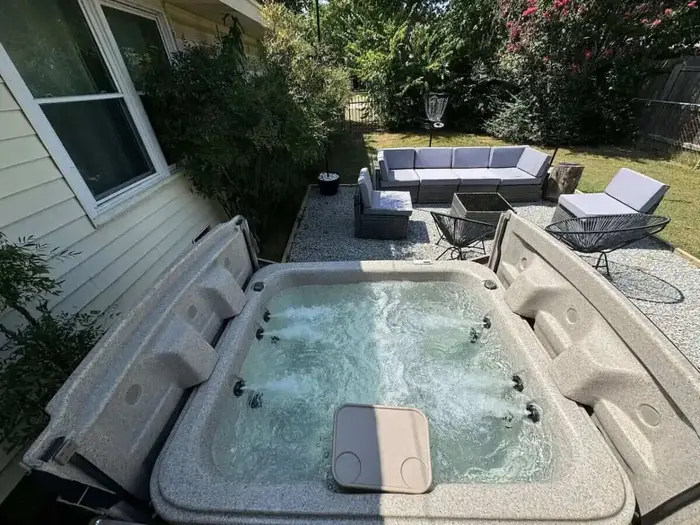 King Suite | EXPO | Hot Tub | Ping-Pong