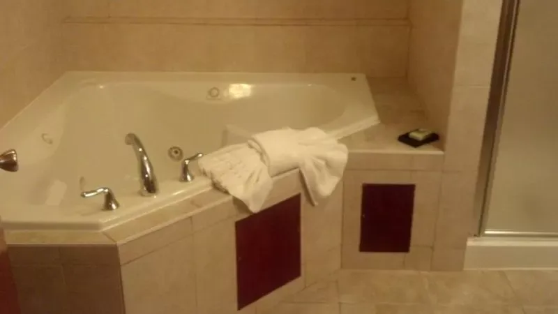 Pacer Inn And Suites