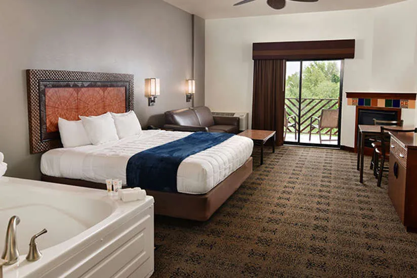 Pennsylvania Hotels with Jacuzzi in Rooms