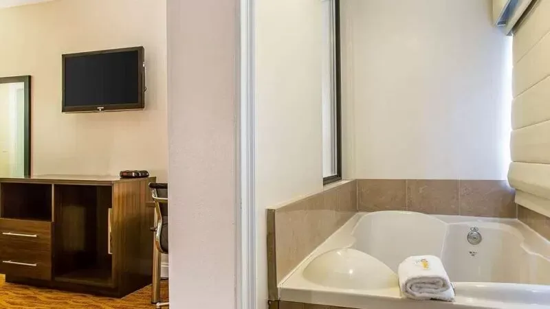 Quality Inn & Suites Middletown Newport