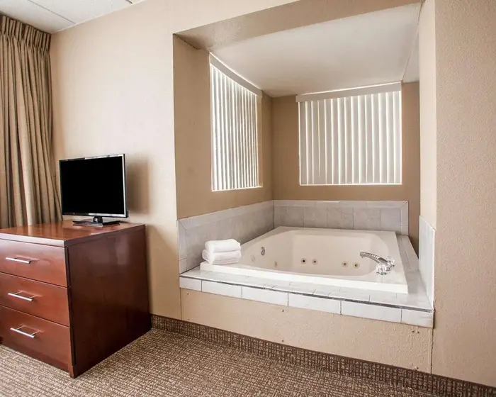 Quality Inn & Suites