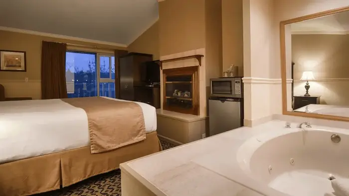Lake Natoma Inn