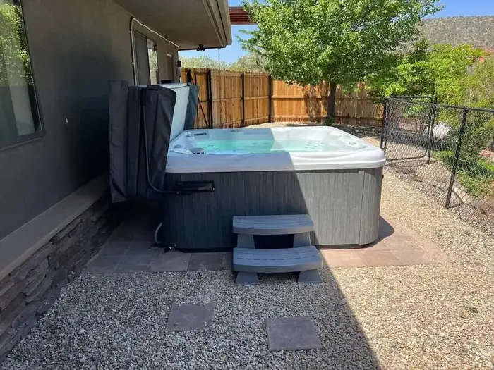 Red Rock Paradise with Hot Tub