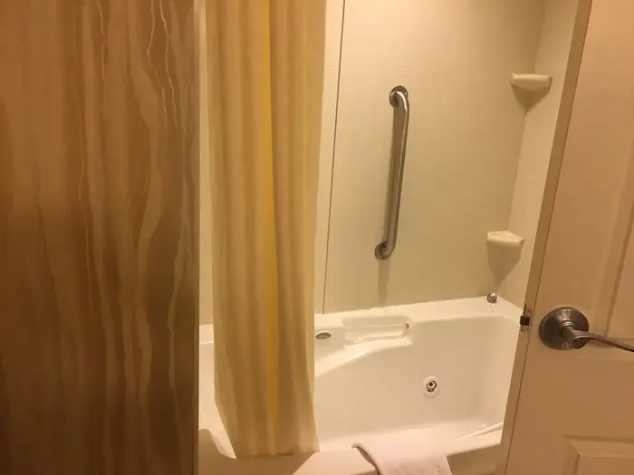 La Quinta Inn & Suites By Wyndham Tulsa