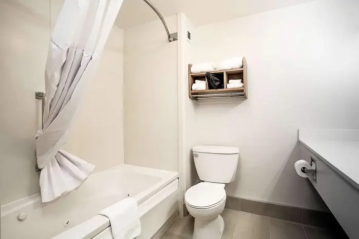 Hawthorn Suites by Wyndham Oakland