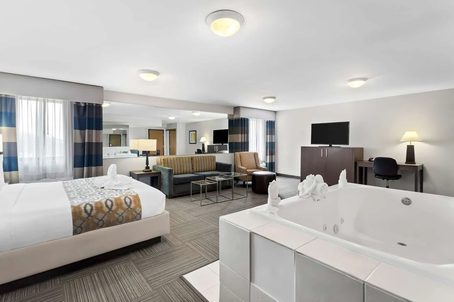 South Dakota Hotels With Jacuzzi in Rooms