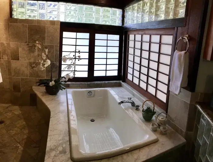 Hale Maluhia Country Inn