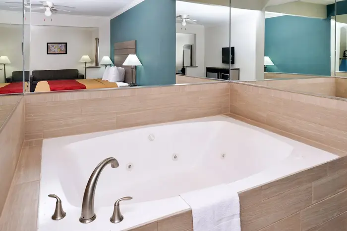Econo Lodge Inn & Suites Port Arthur Near Sabine Pass
