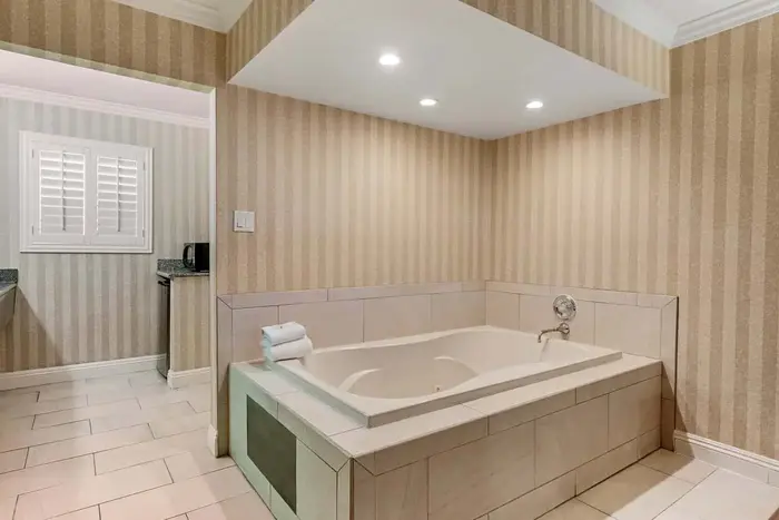 Quality Inn & Suites Maingate