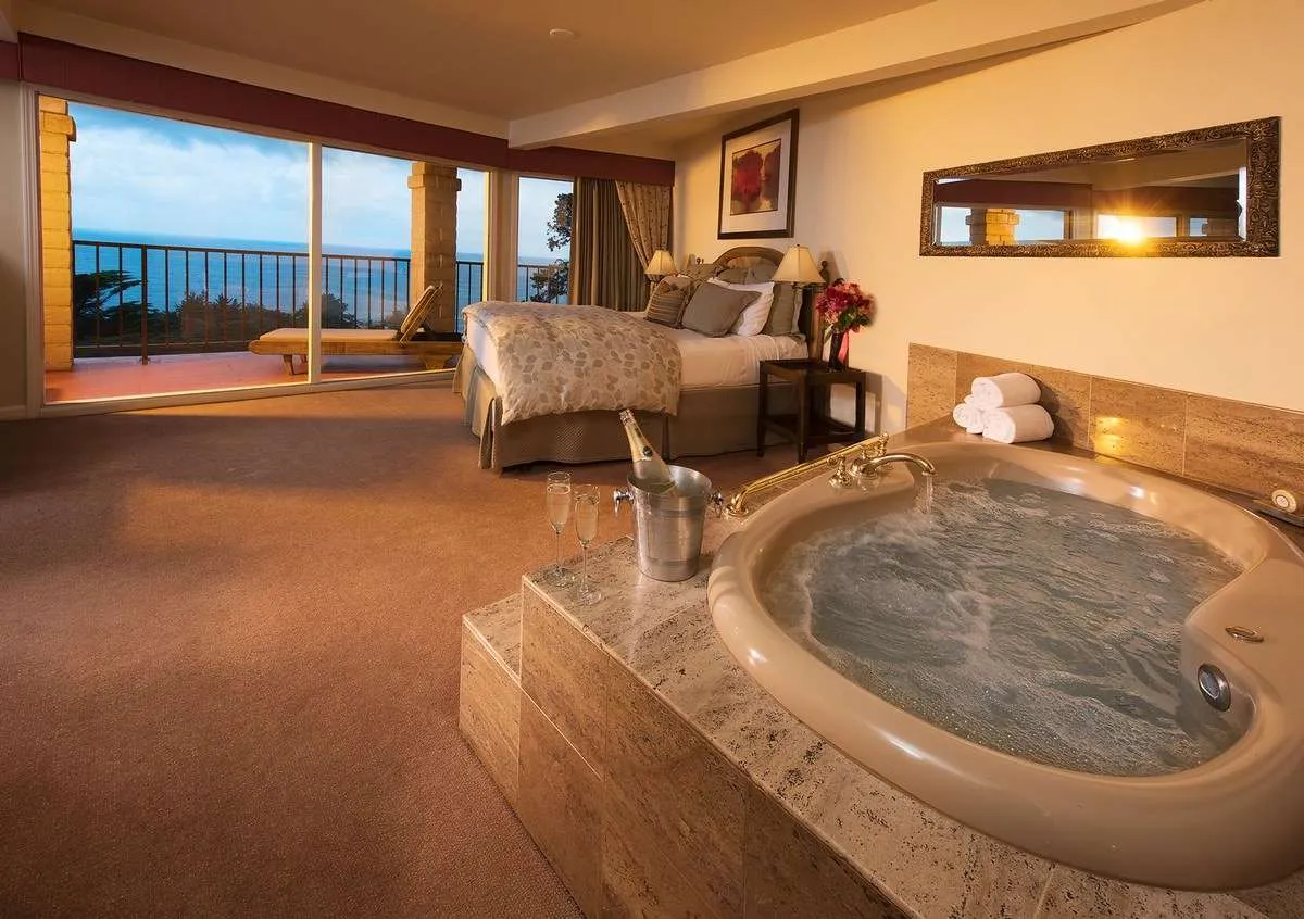 Tennessee Hotels with Jacuzzi in Rooms