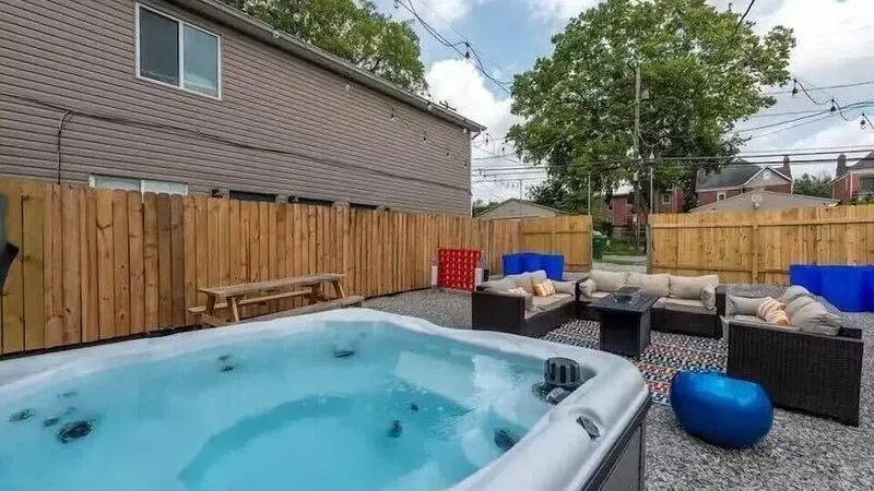 Walk to OSU: Relaxing Retreat with Hot Tub